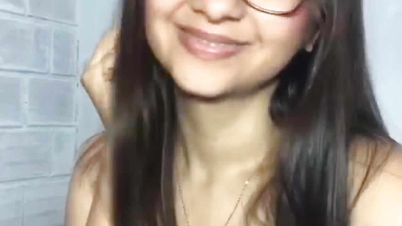 Upss - video by Camilatinass_ cam model