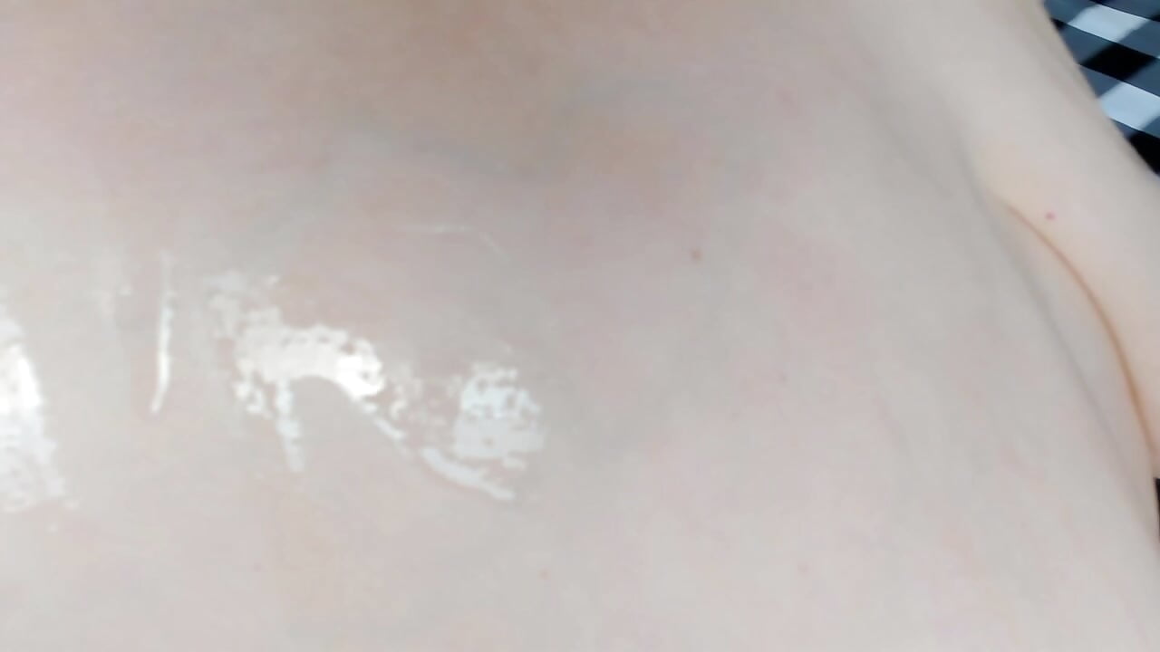 boobs massage oil (naked)PVT - FoxySophia 님의 동영상