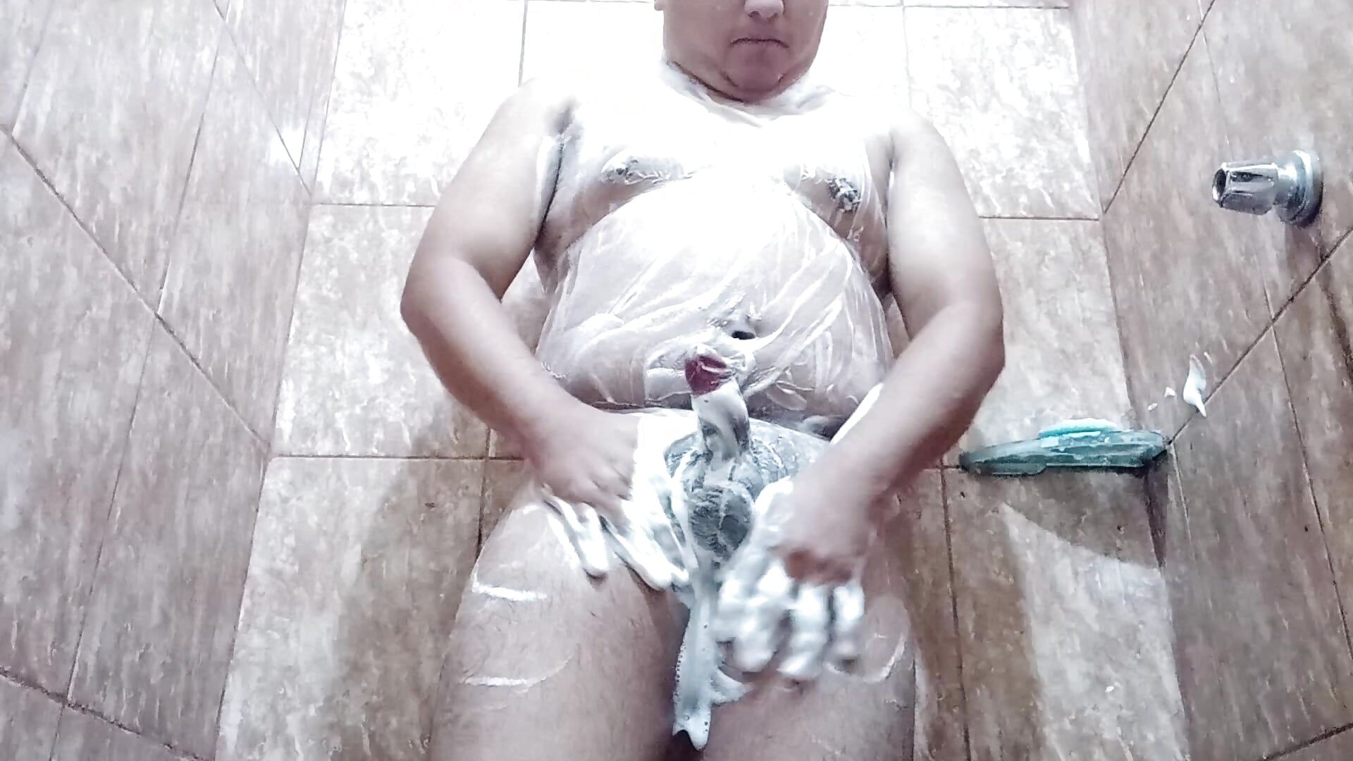 Agua, burbujas, excitacion, semen y placer - video by andi_erotic cam model