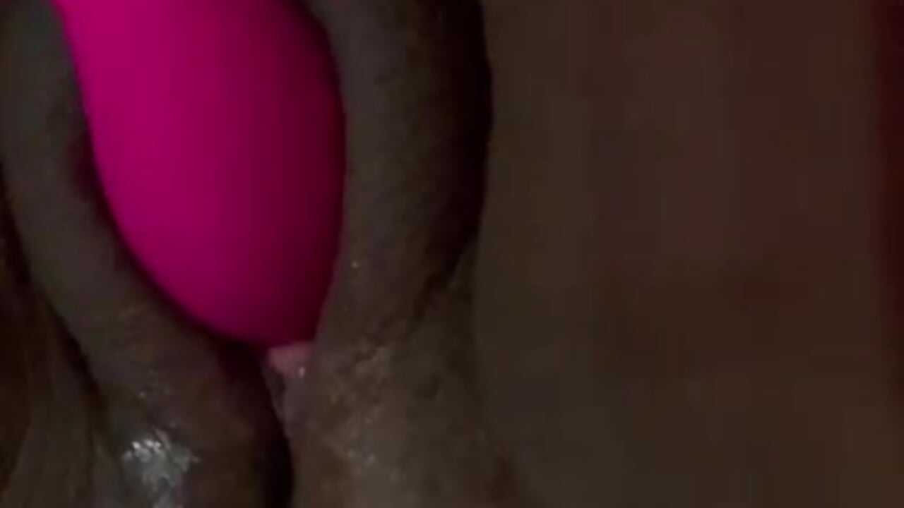 Listen and see how wet it is 😋 - yanza2002 캠 모델의 동영상