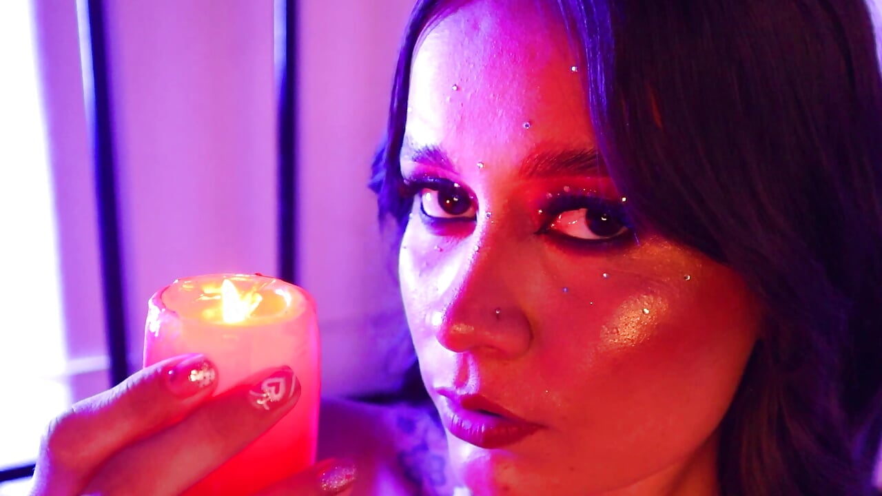 Sexy lolly 😈 - video di Liittledolly modella di cam