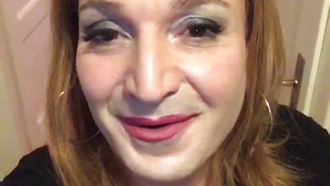 profile-intro-video-1732935542 - Video von CoraHeart75 Cam-Model