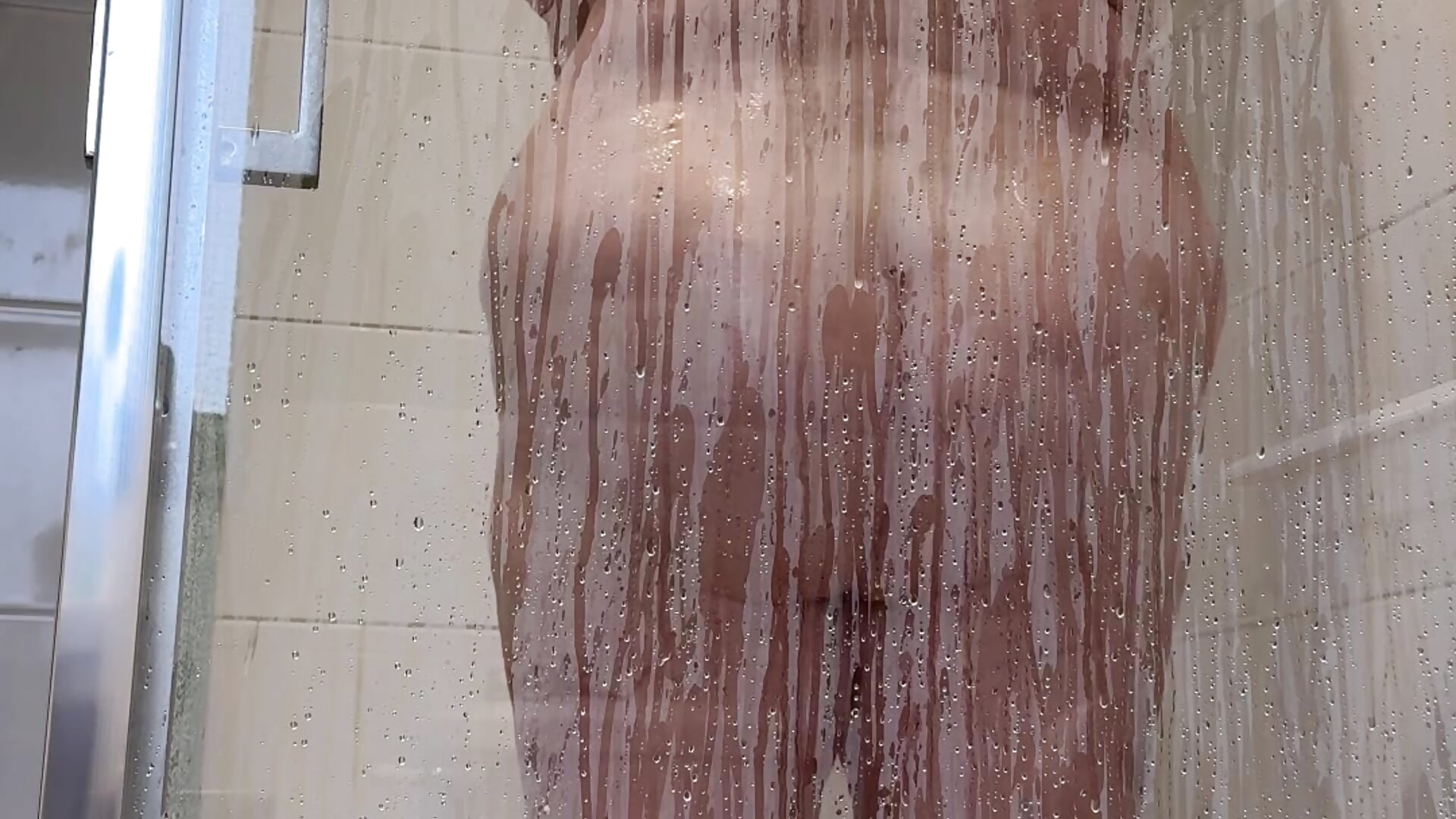 Join me in the shower. Naked and soapy mmmm - video by catherinecan69 cam model