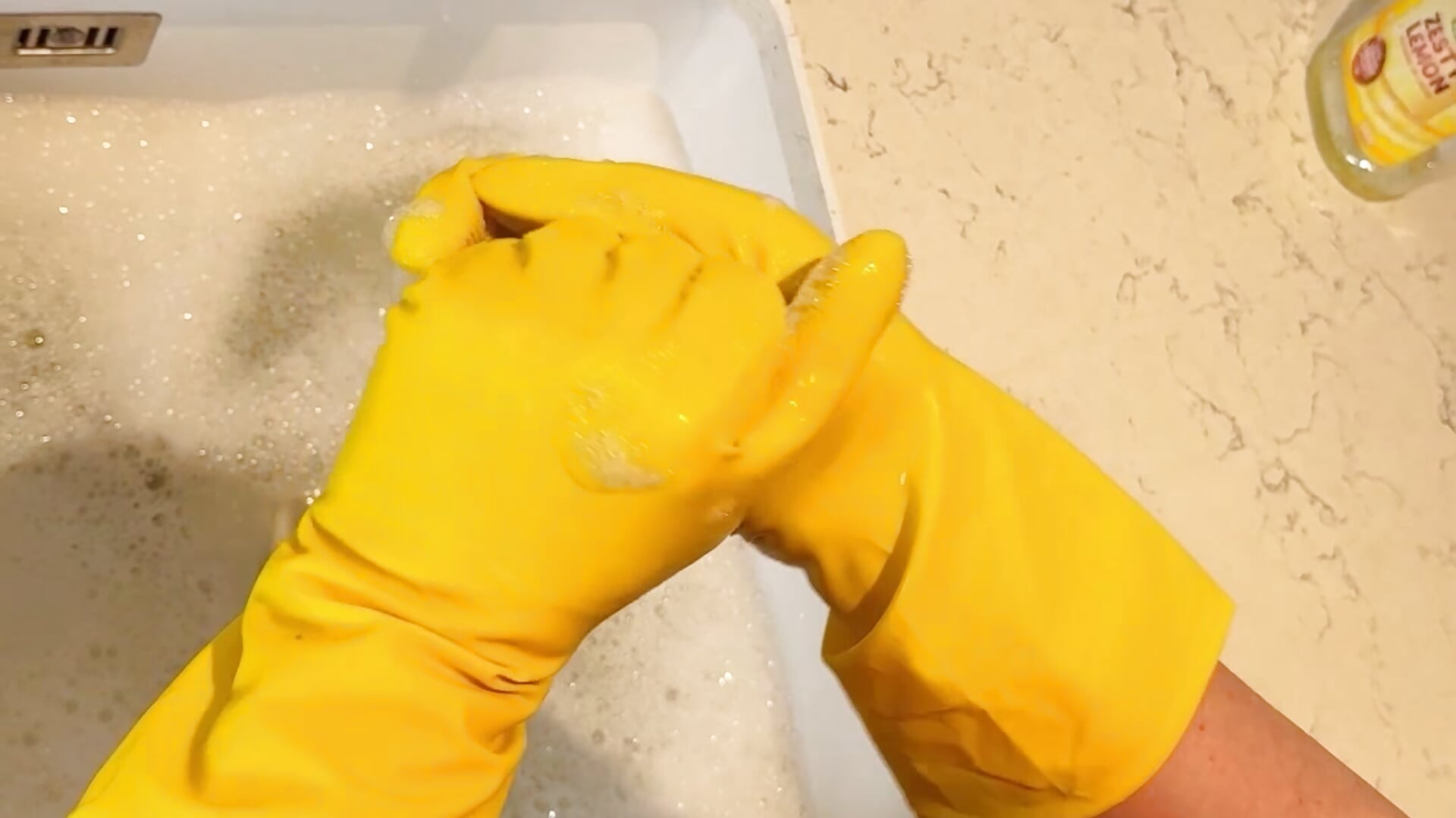 Use my rubber glove to wank your cock while you watch me fingering my pussy mmmm - video by catherinecan69 cam model