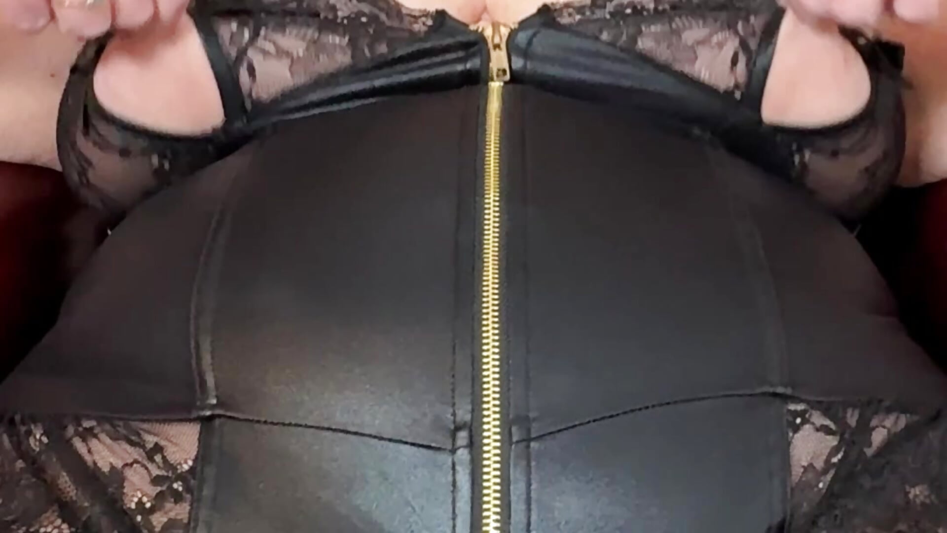 Unzip me and pull my nipples and finger my cunt mmm - video by catherinecan69 cam model