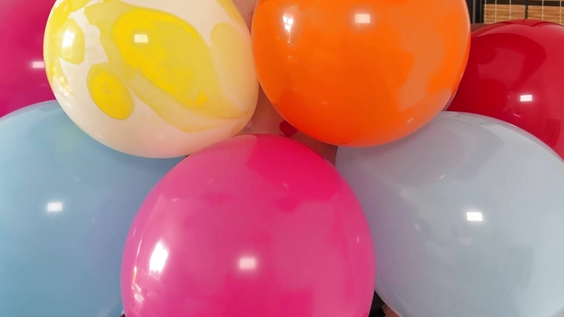 Popping banging balloon time xx - video by catherinecan69 cam model