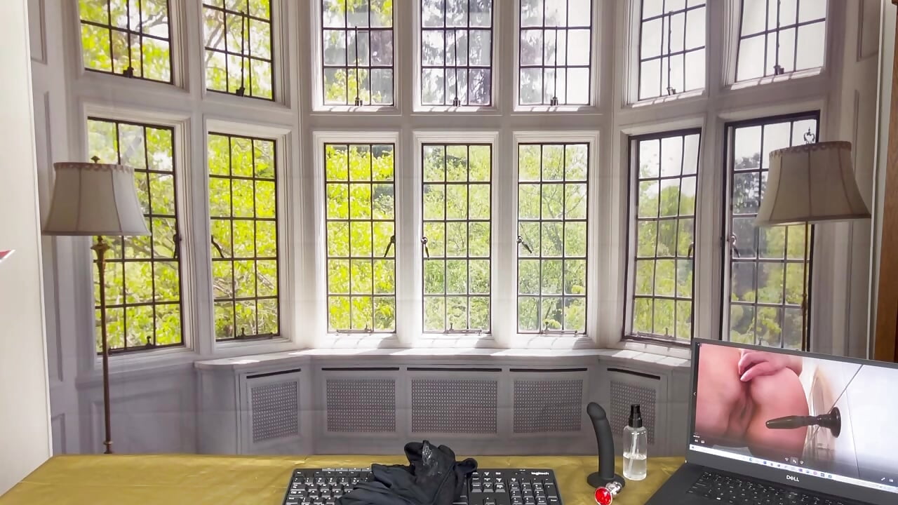 Teaser: The Boss says....... More anal training!! - vidéo du modèle de showcams catherinecan69