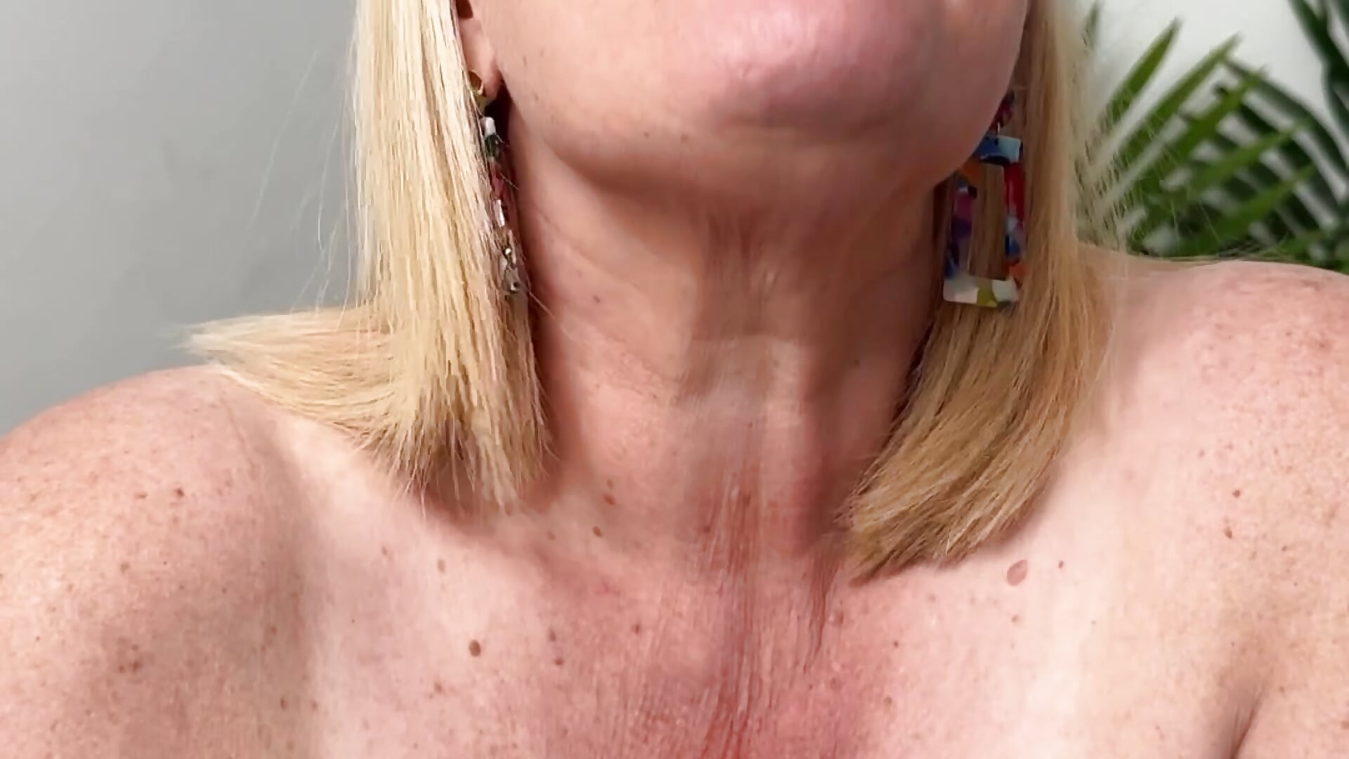 Good Morning Darling 🥰 You need to lick my fingers mmm - video by catherinecan69 cam model