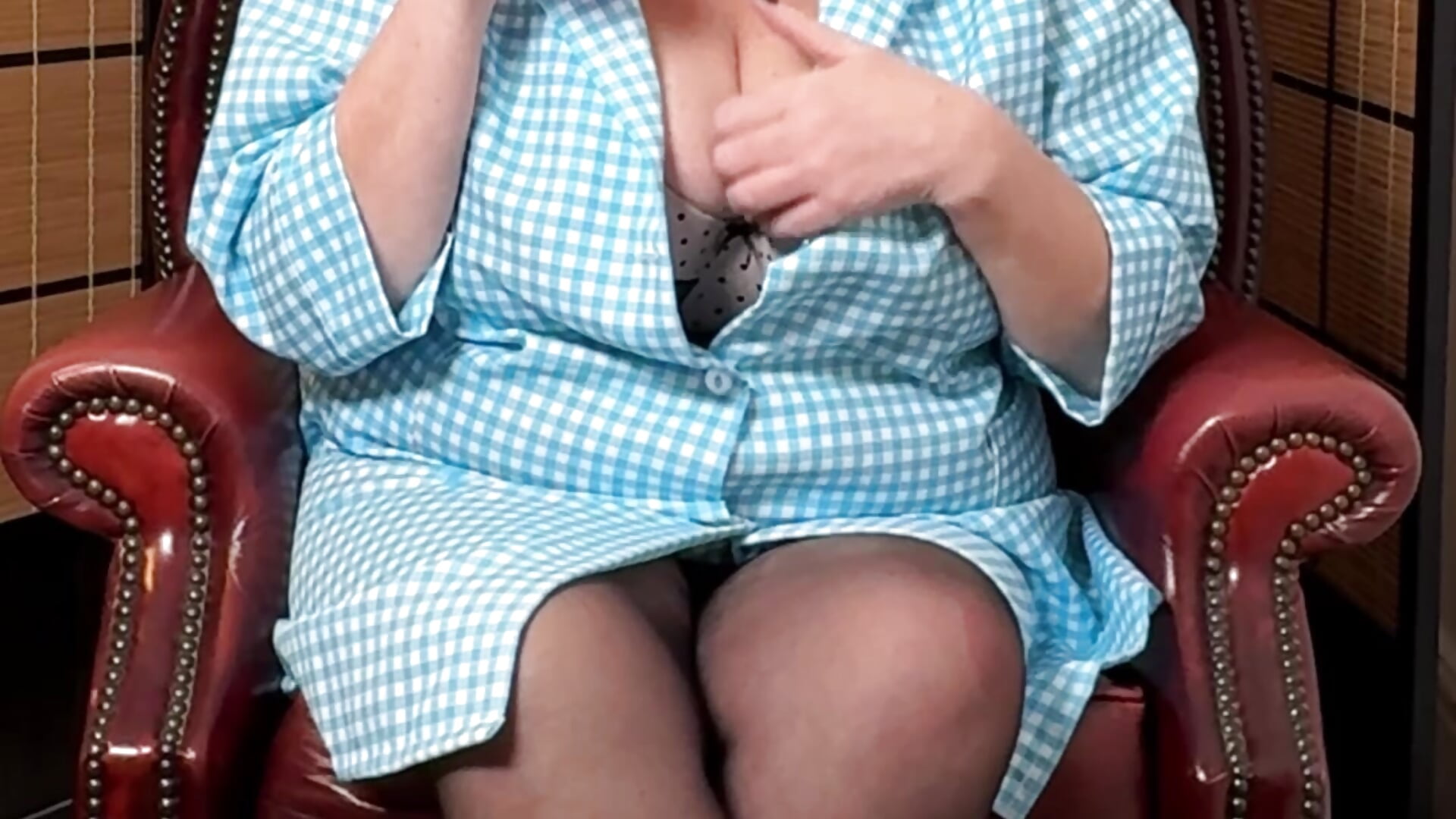 Your Best Friends Mum took a break from serving in the canteen.  All she really wanted was cock mmm - video by catherinecan69 cam model