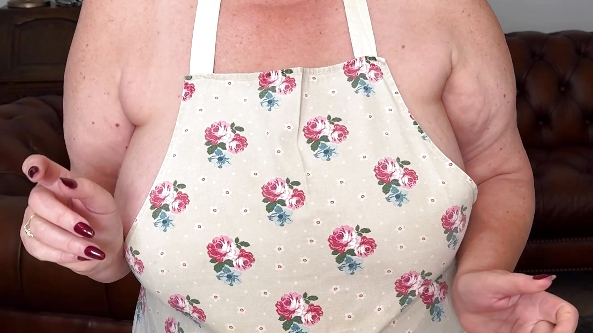 Good Morning Darling. I’m making you a romantic meal Xx - video by catherinecan69 cam model