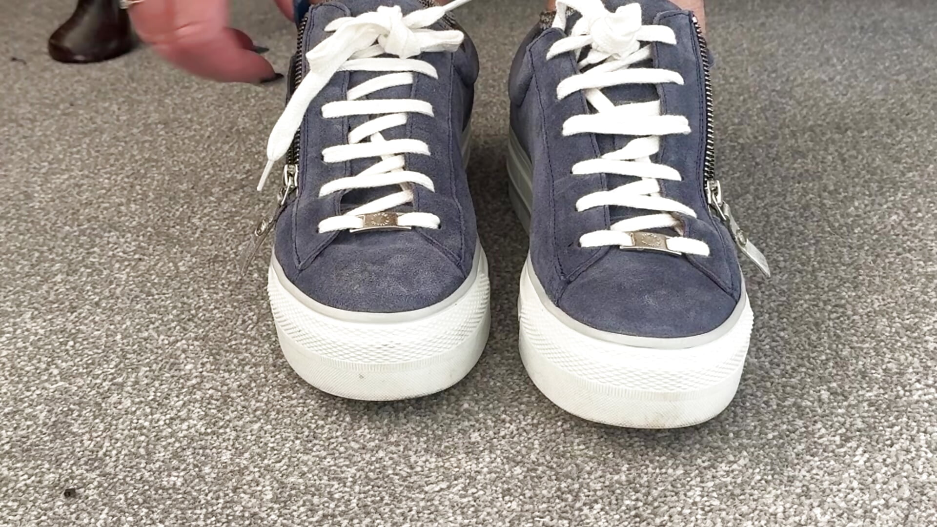 Hot sweaty toes, you need to lick them for me and take a big deep breath they stink mmmm - video by catherinecan69 cam model