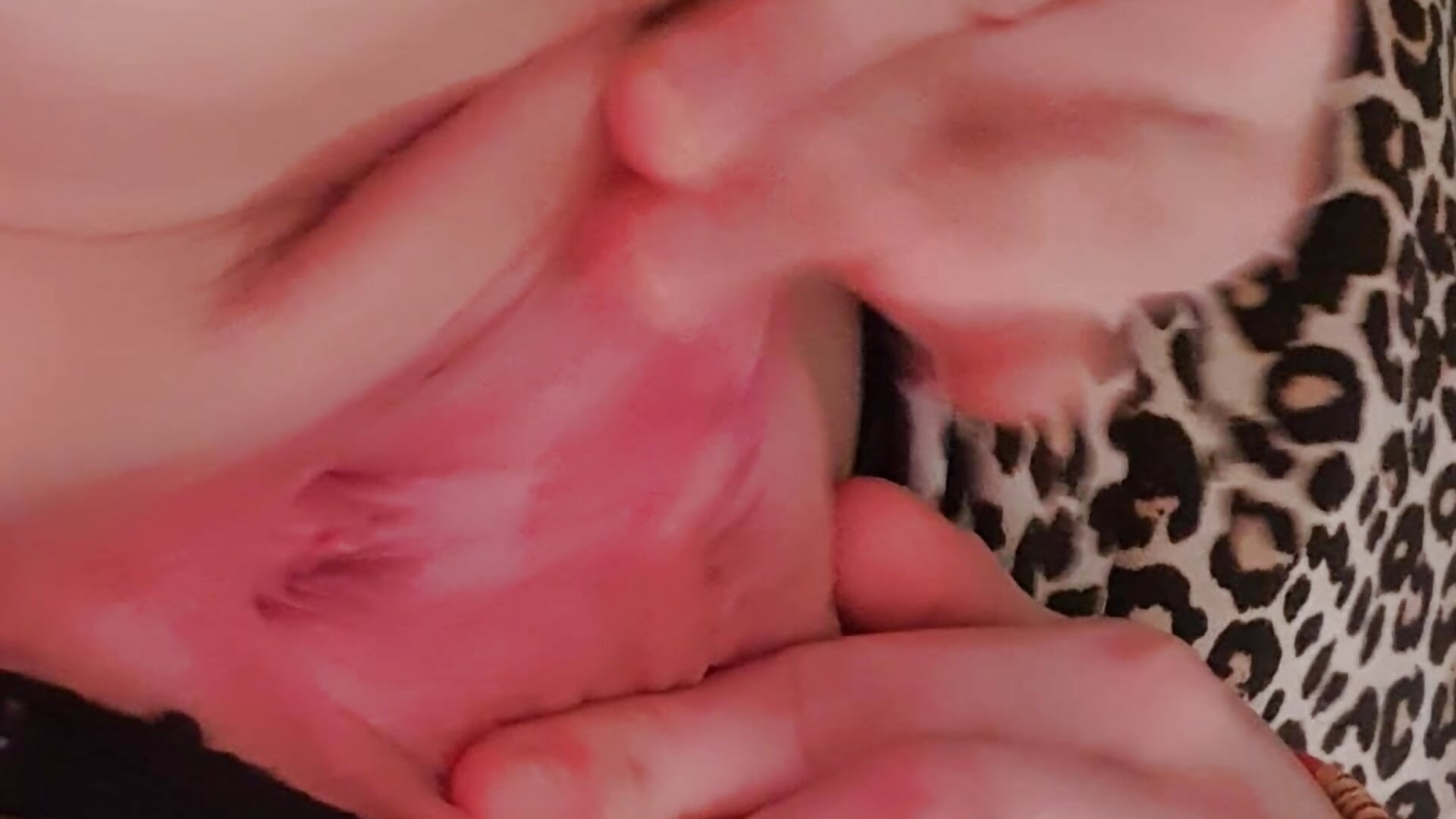 Chatte pussy zoom claquage