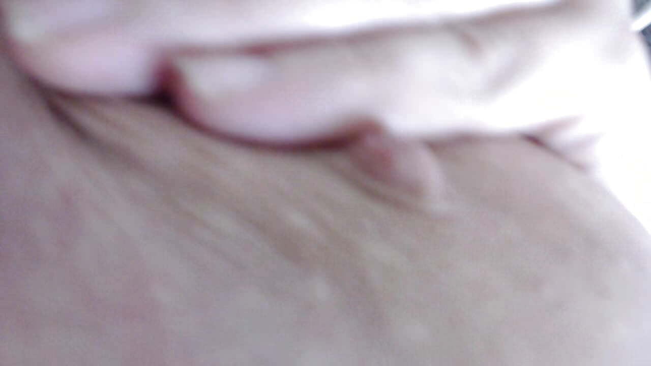 upclose naked pussy play