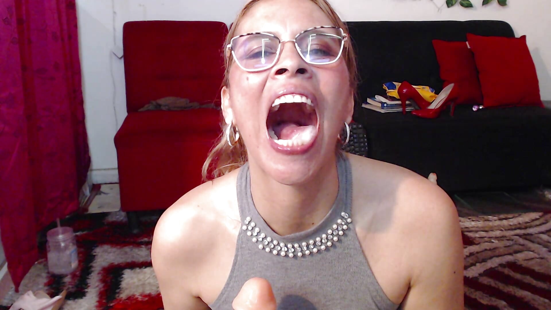 milk in my mouth  mmmmm  hot - samanthaExsotic 캠 모델의 동영상