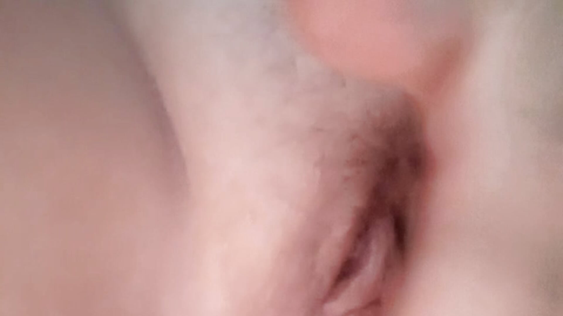 Chatte mouillée - video by missdarling007 cam model