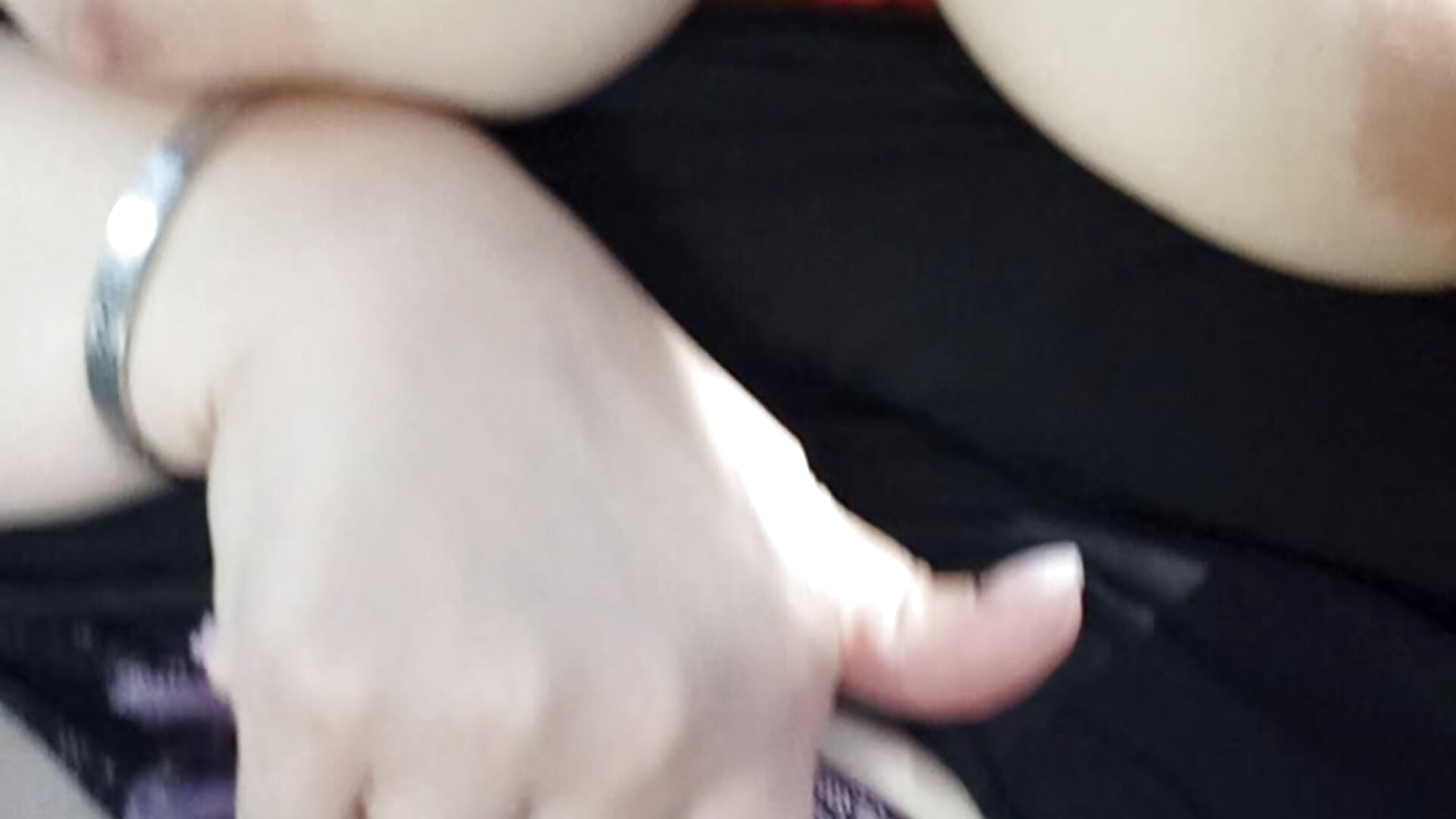 Masturbation voiture pussy - video by missdarling007 cam model