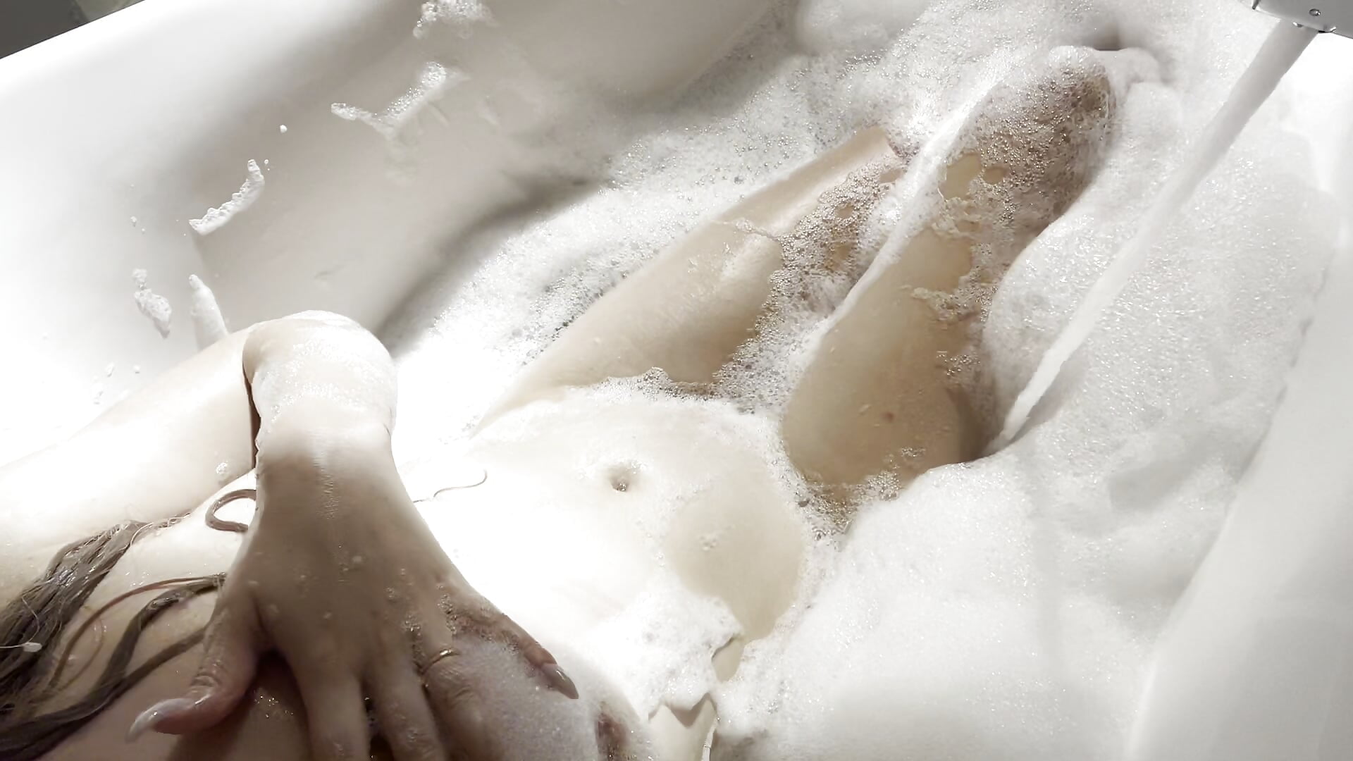 Foam bath - video by MariiD cam model