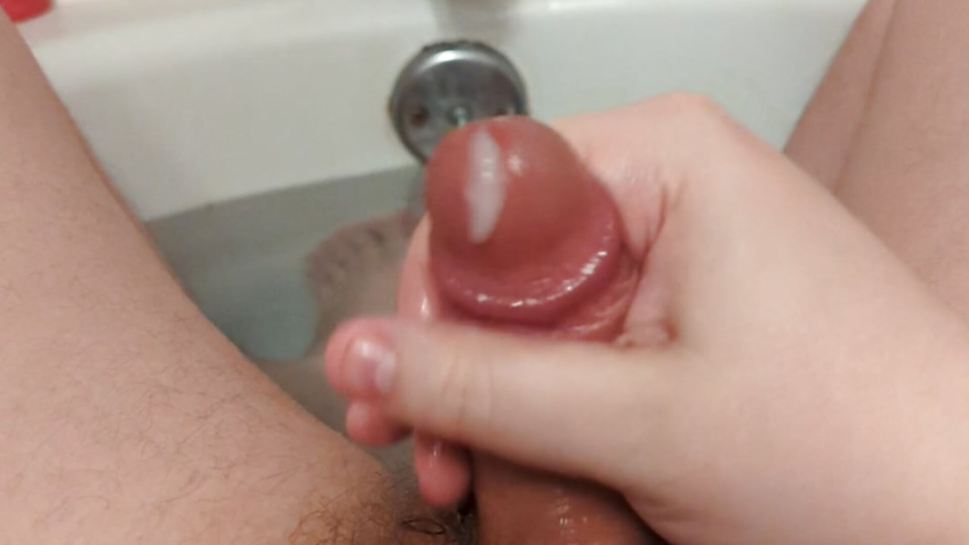 Cummybears Bath Cumshot 2 - video av Cummybearx cam-modell