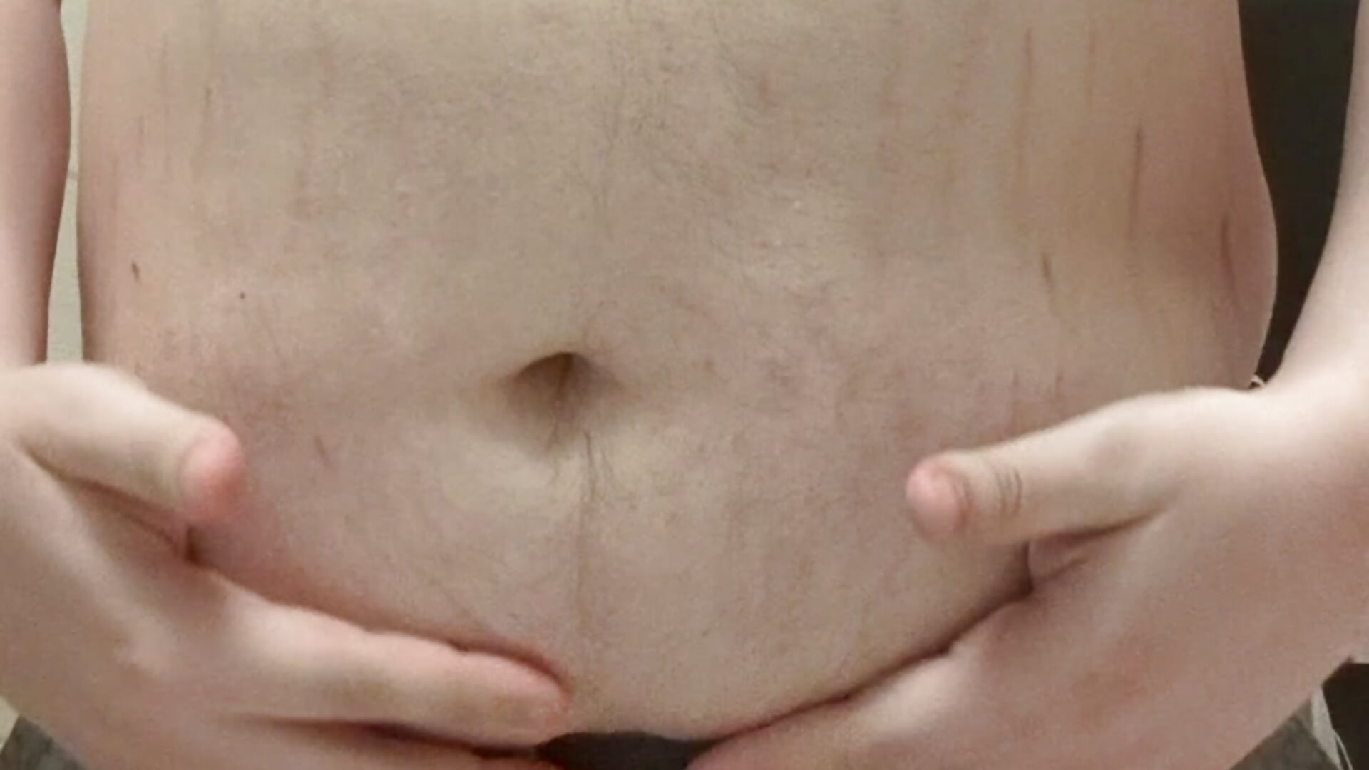 Strip Tease at Work - video av Cummybearx cam-modell