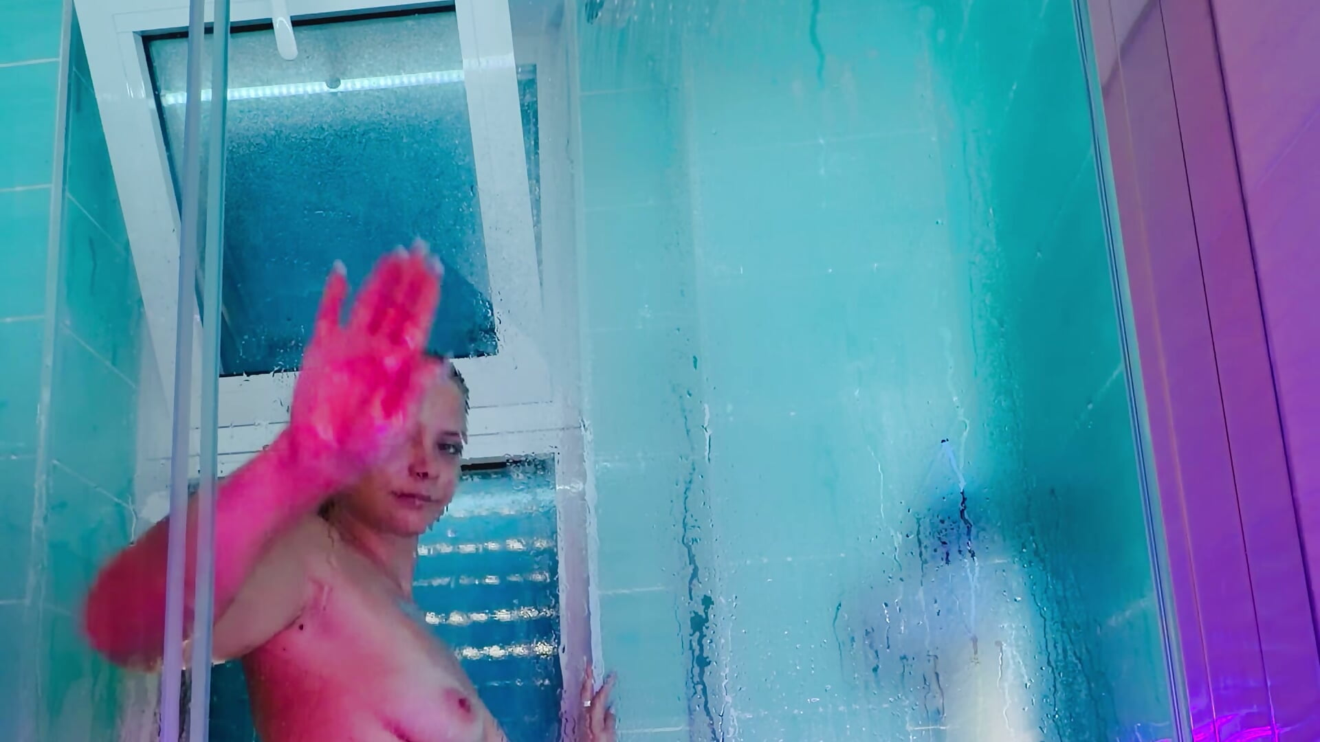 🔥SHOWER🔥 – video od webkamerové modelky AnastasiaAniess