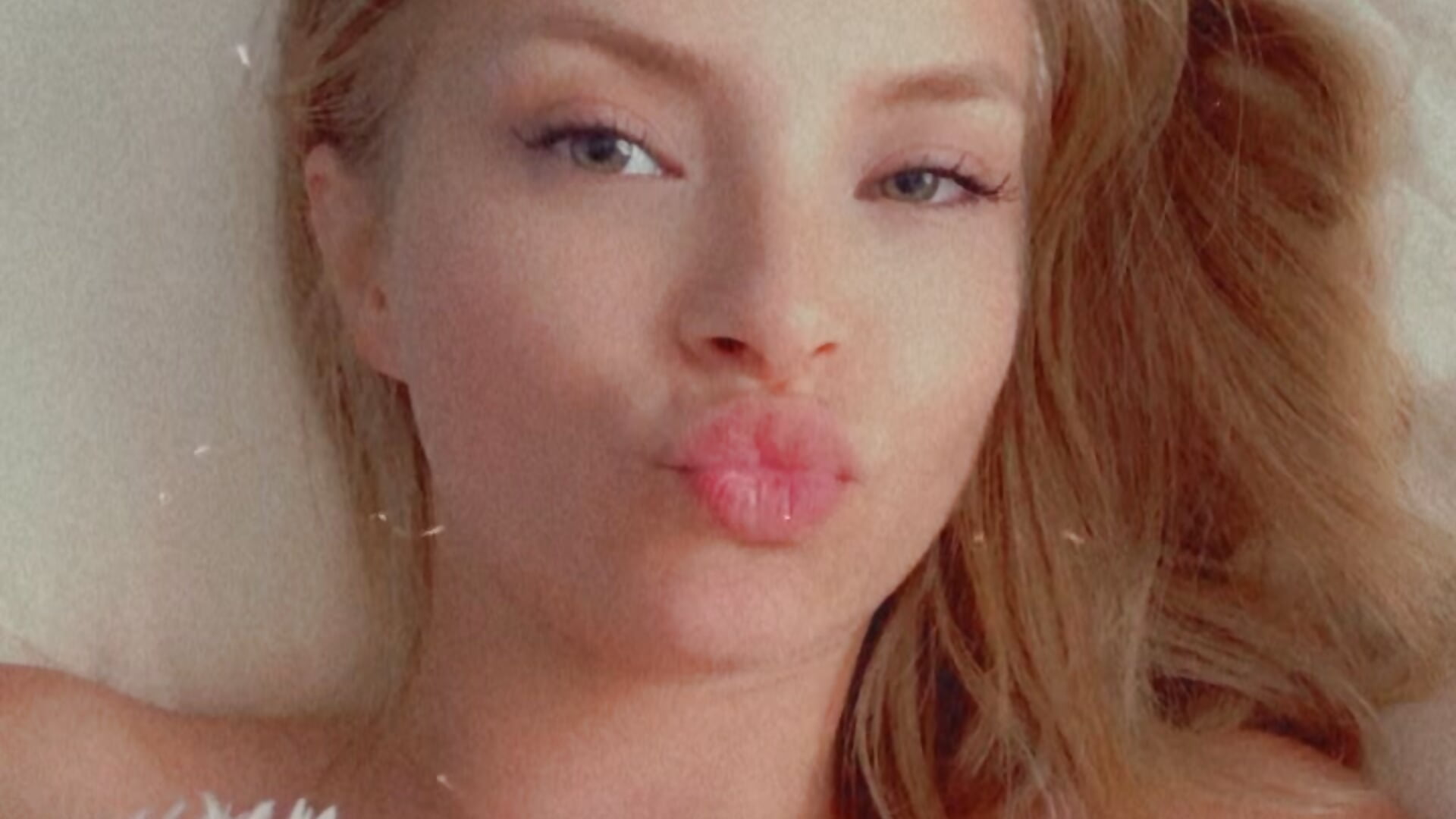 Trying to get rid of my hungover😂 - video by AnastasiaAniess cam model