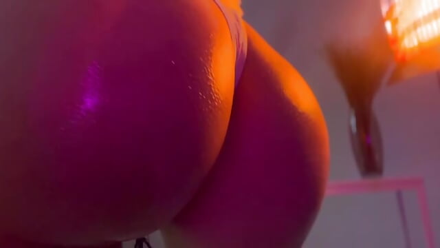 taese - video by LilianKroft cam model