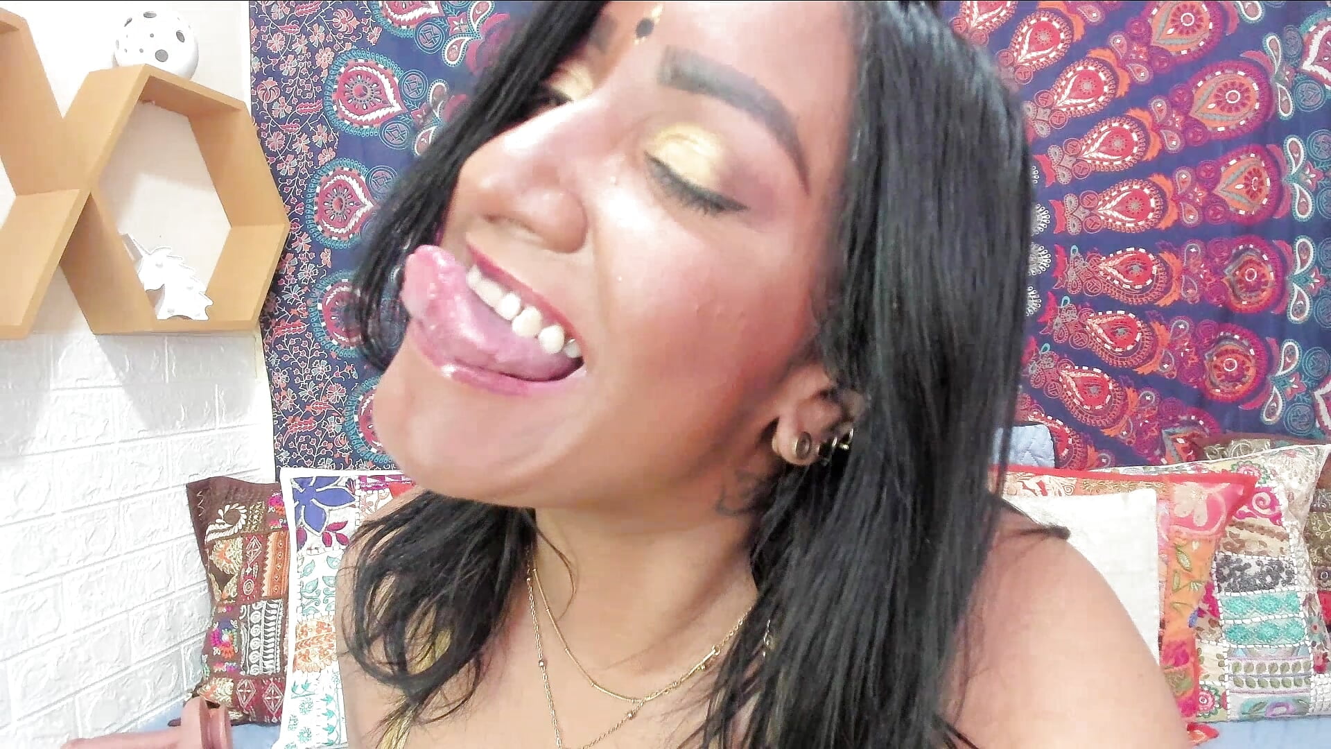 My tongue - video by LadyNahir cam model