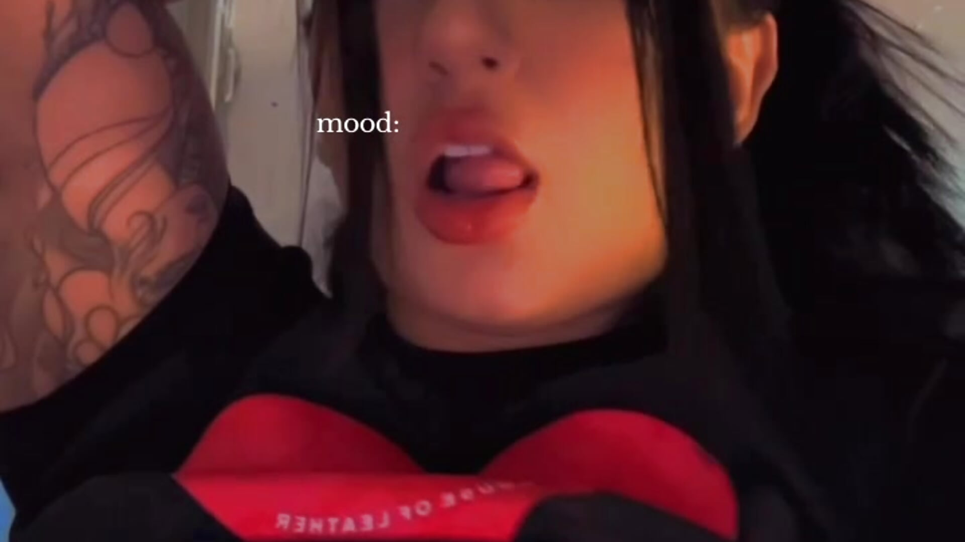 0581DD9D-5ECD-4077-9D53-B283F2ECE0D6.mov - video by halana_squirts cam model