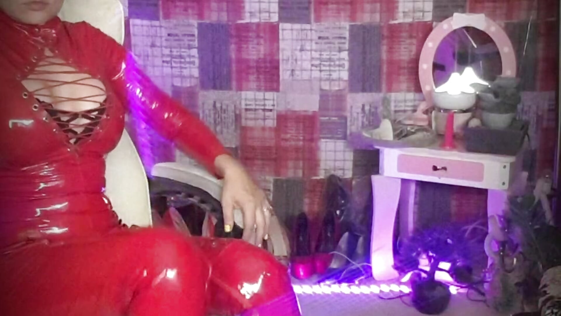 20240815_021046_1_1 - video erotic_dessire_ kameramallilta