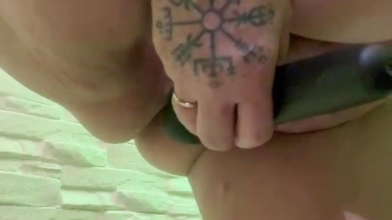 FUCK MY SEXY AND WET PUSSY