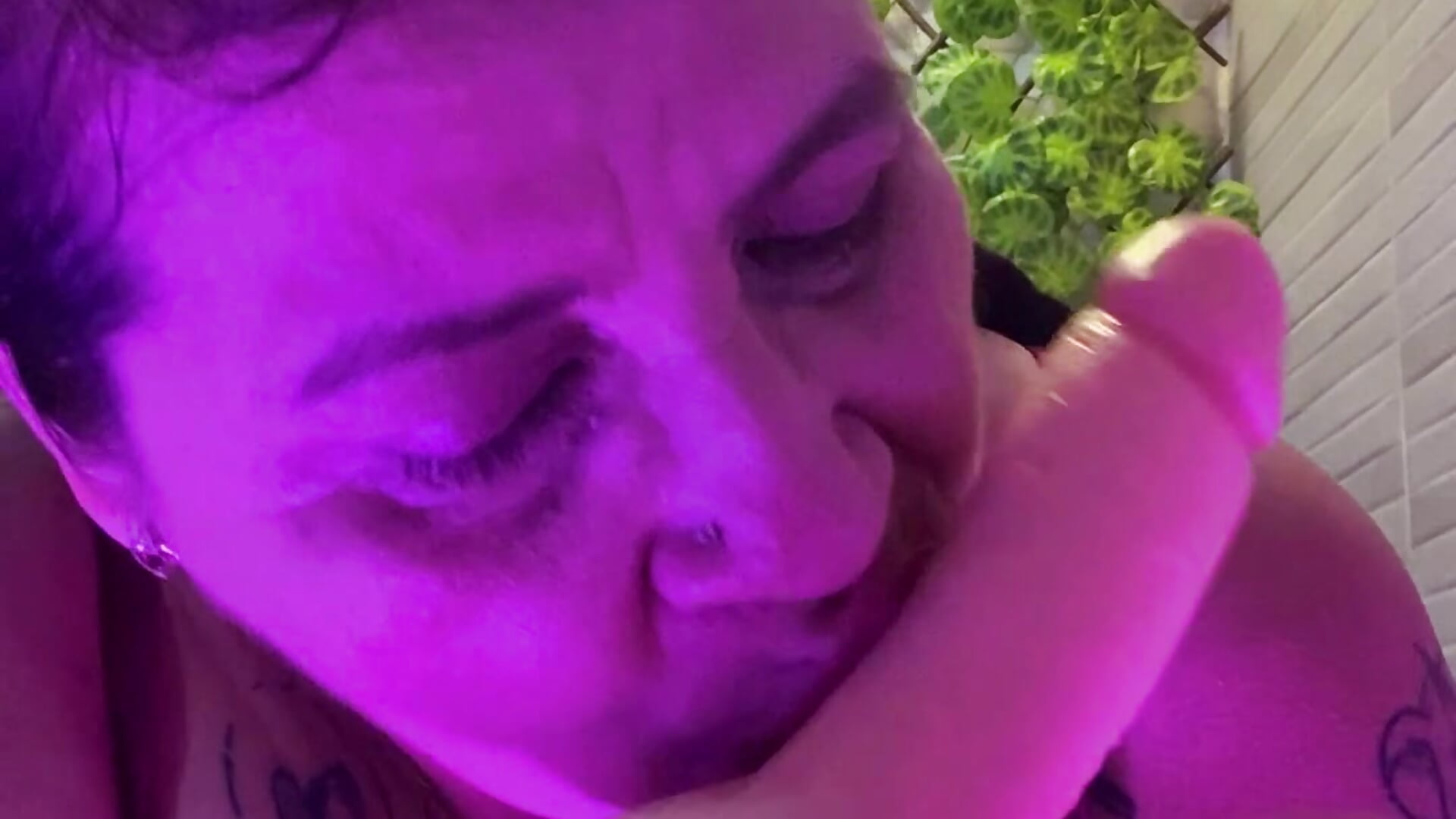 exciting blowjob - video by laura_riley cam model