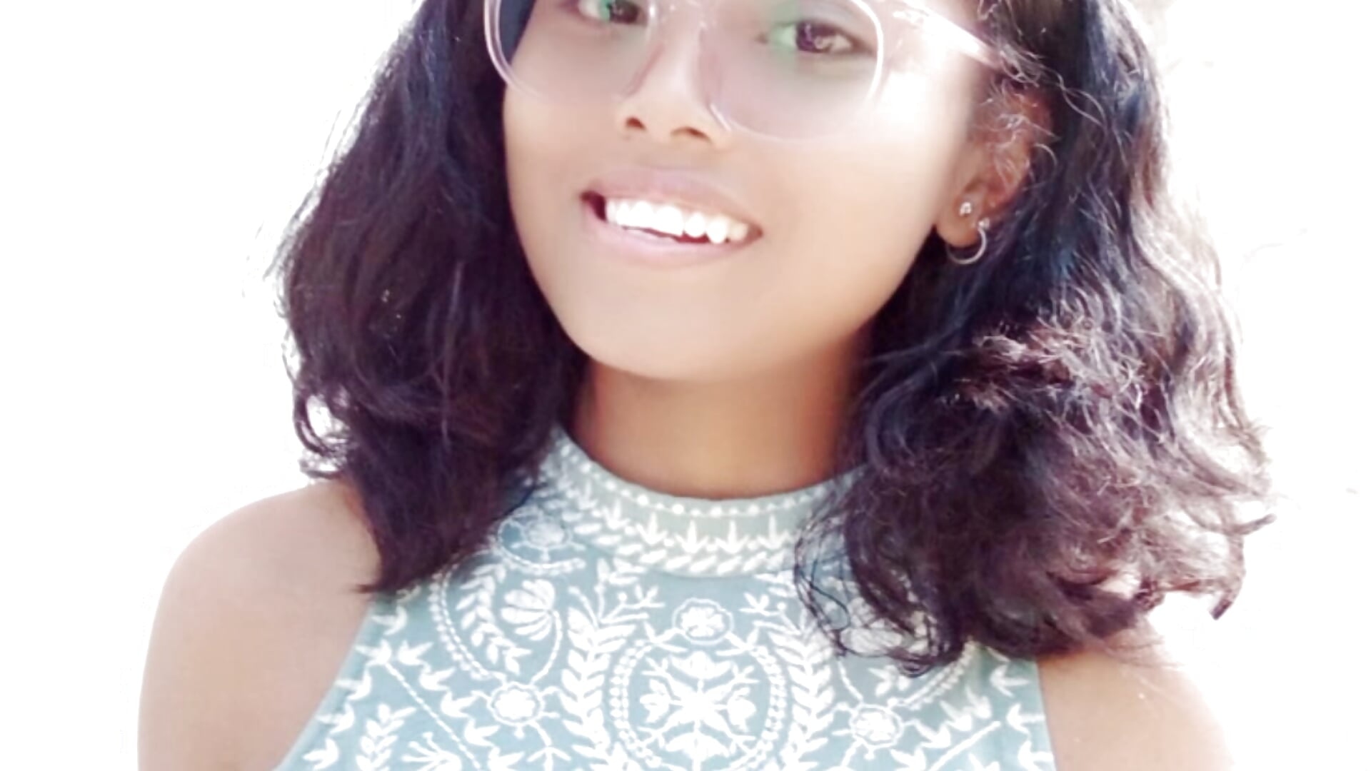 lv_7198961758193732870_20230531121812 - video van naya86 cam-model