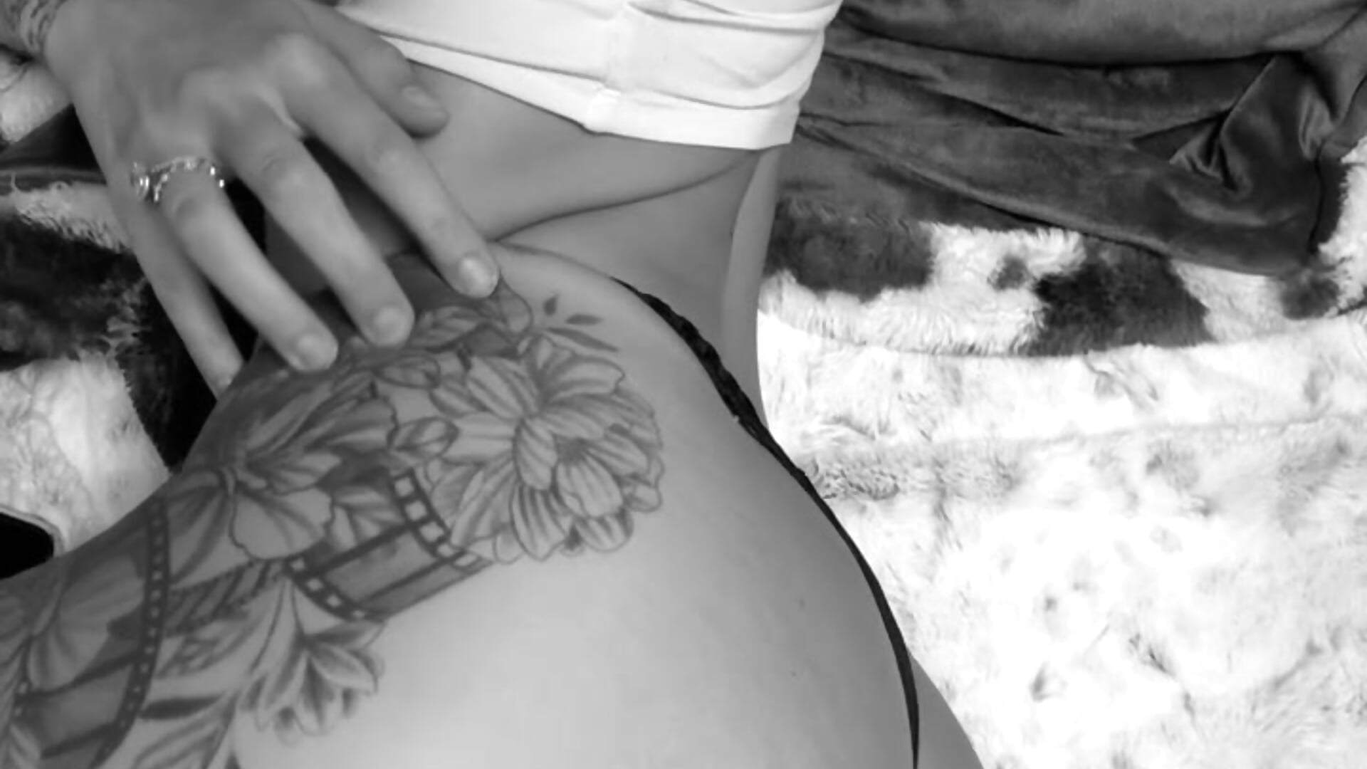 Tattoo tour - Kate-Paul 캠 모델의 동영상