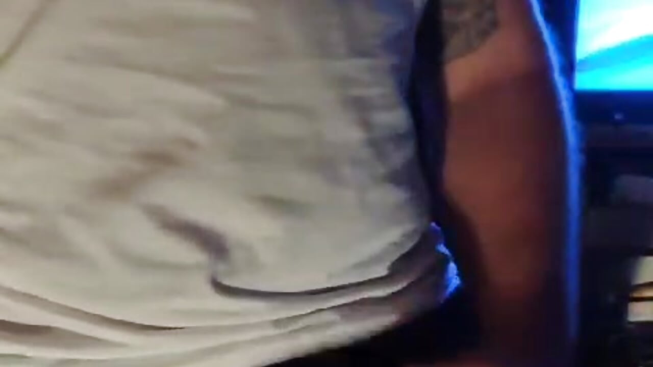 Trainee in Adidas sportpants – видео вебкам-модели fuckerplayer1