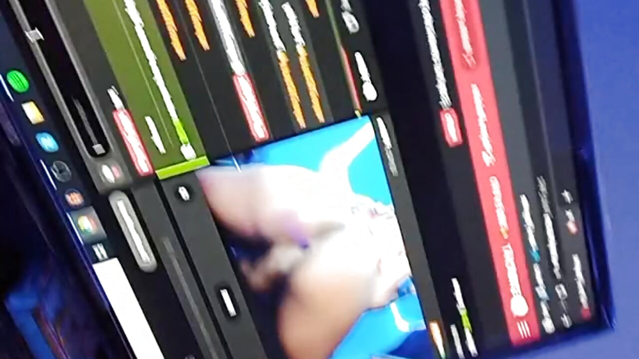 playing with toy in my ass - video by Noah_Veliz cam model