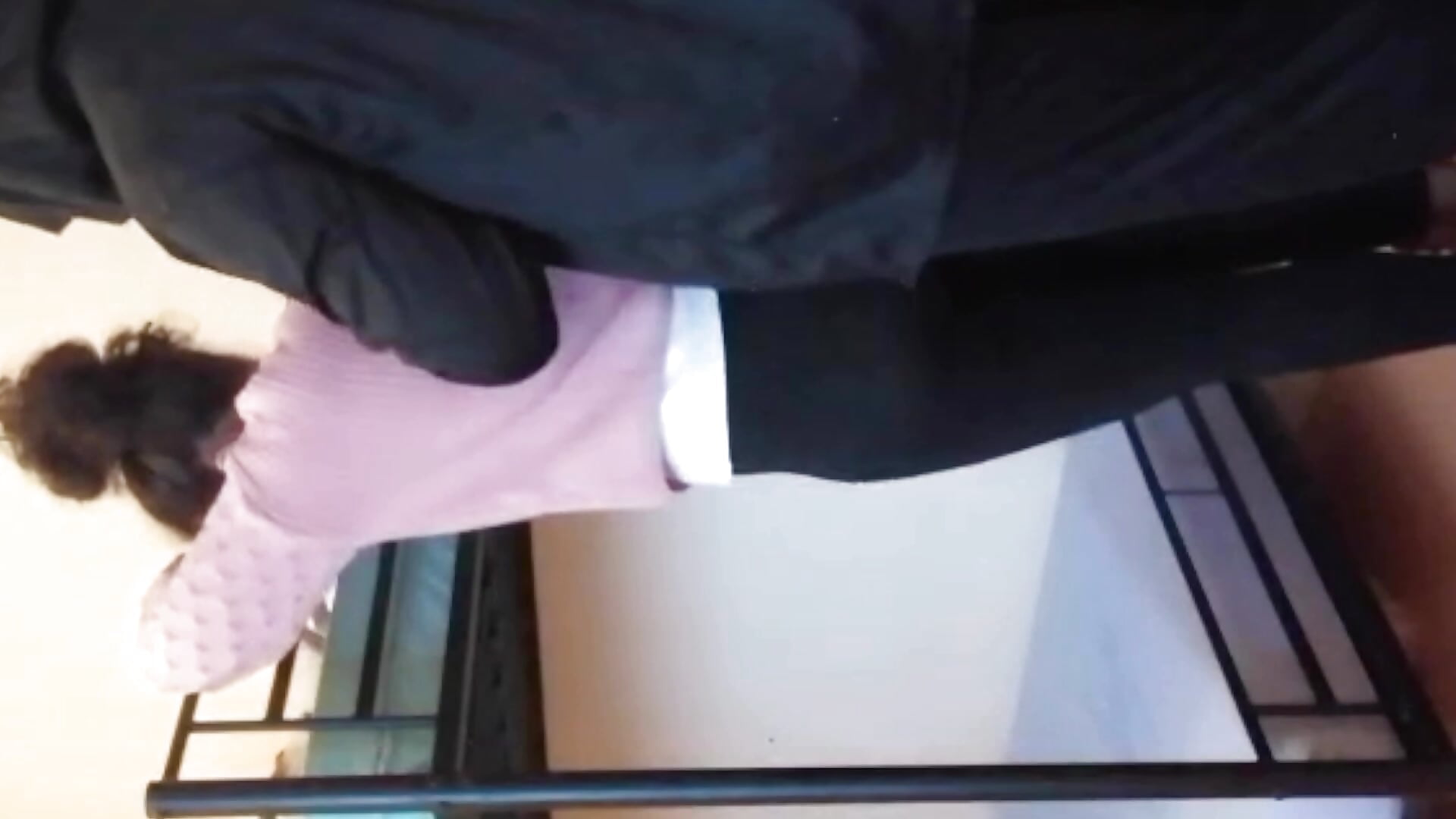 mode liberitne offerte attachée barreau du lit pour éjac 💦 d'un fan vidéo complète