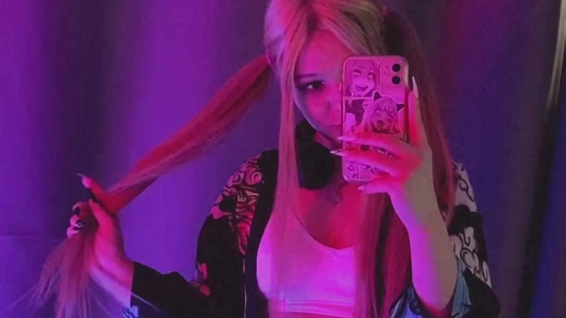 Mirror look - video by kally_may cam model