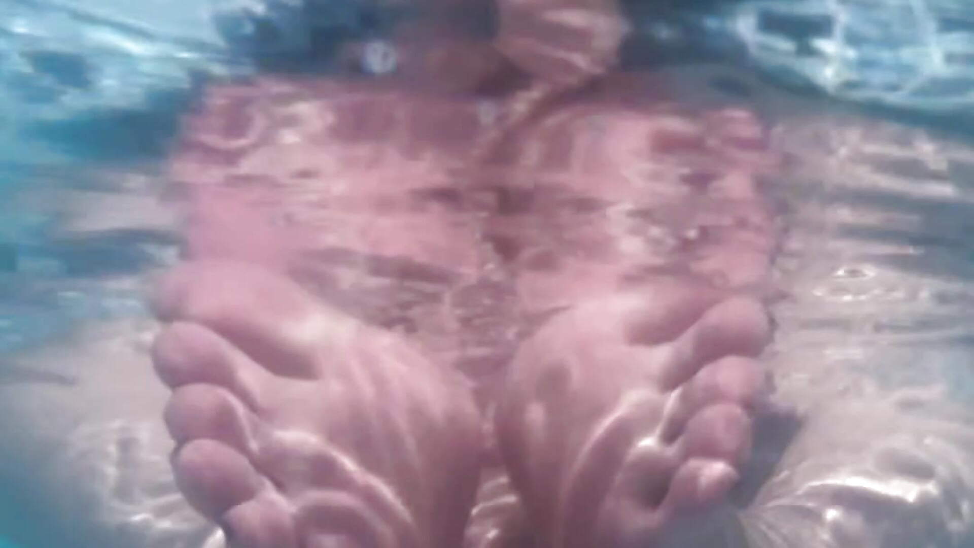 FOOTJOB (UNDERWATER) 💦
