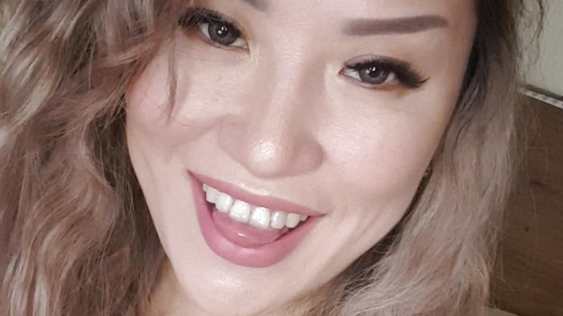 I like to smoke after hot sex :) - video by nicky_owl cam model