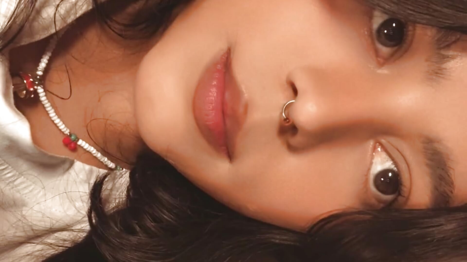 Pircing – video modela na kameri Naiara_sex