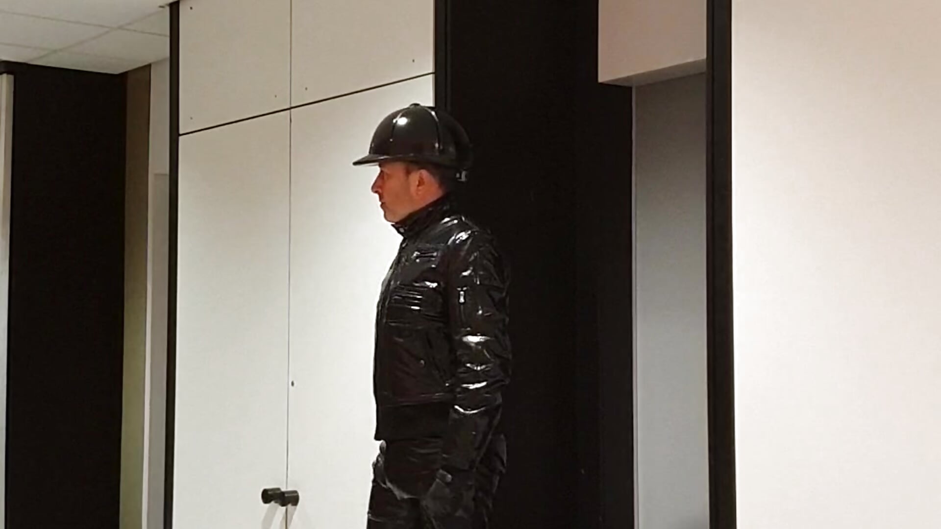 Equestrian pvc dress. - video di Alan38XXX modella di cam