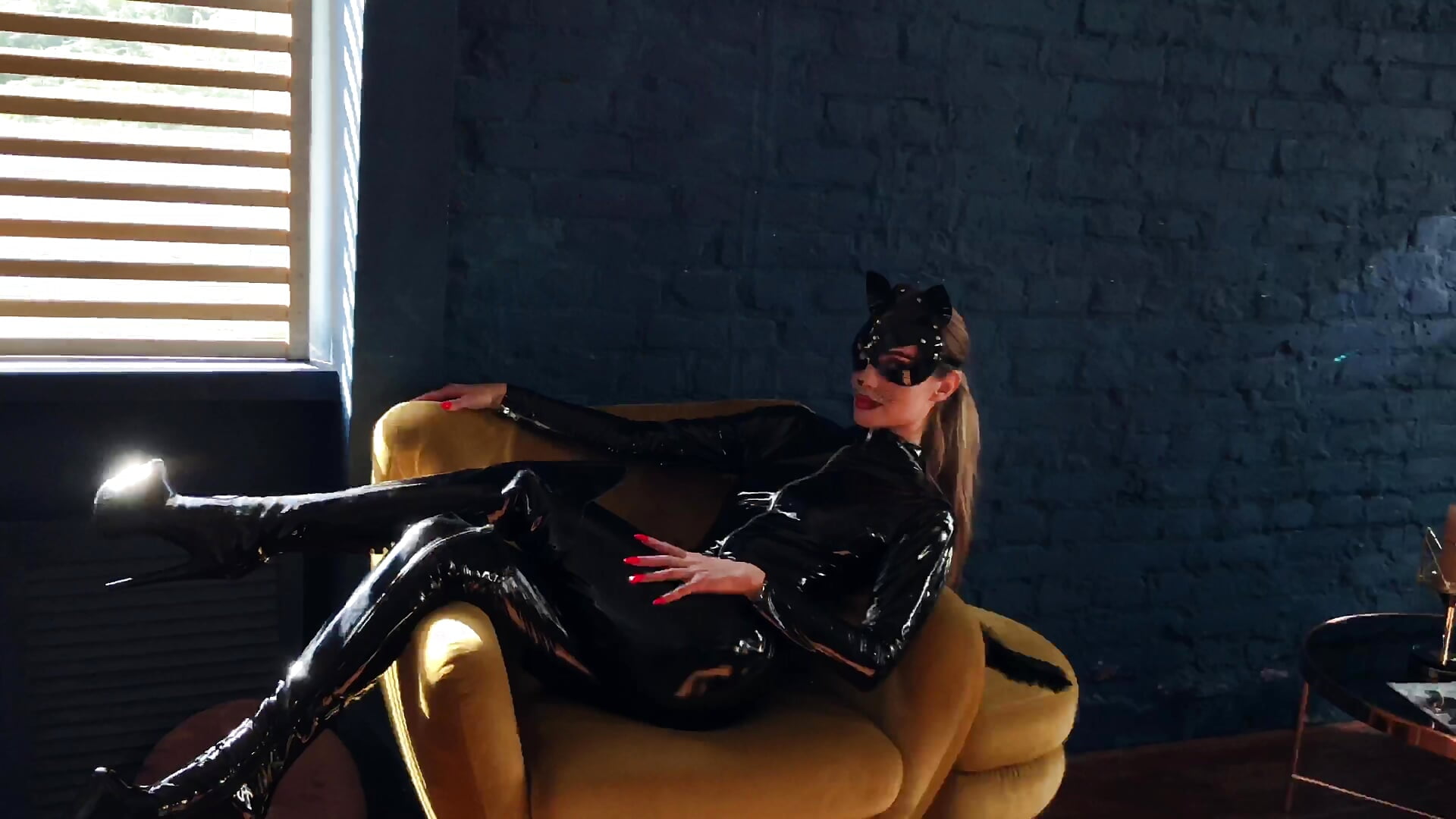 latex, red lipstick and cat flexibility - video by DaLie cam model