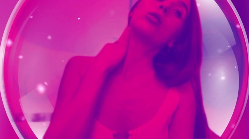 Piercing - video di TheWoman__ modella di cam