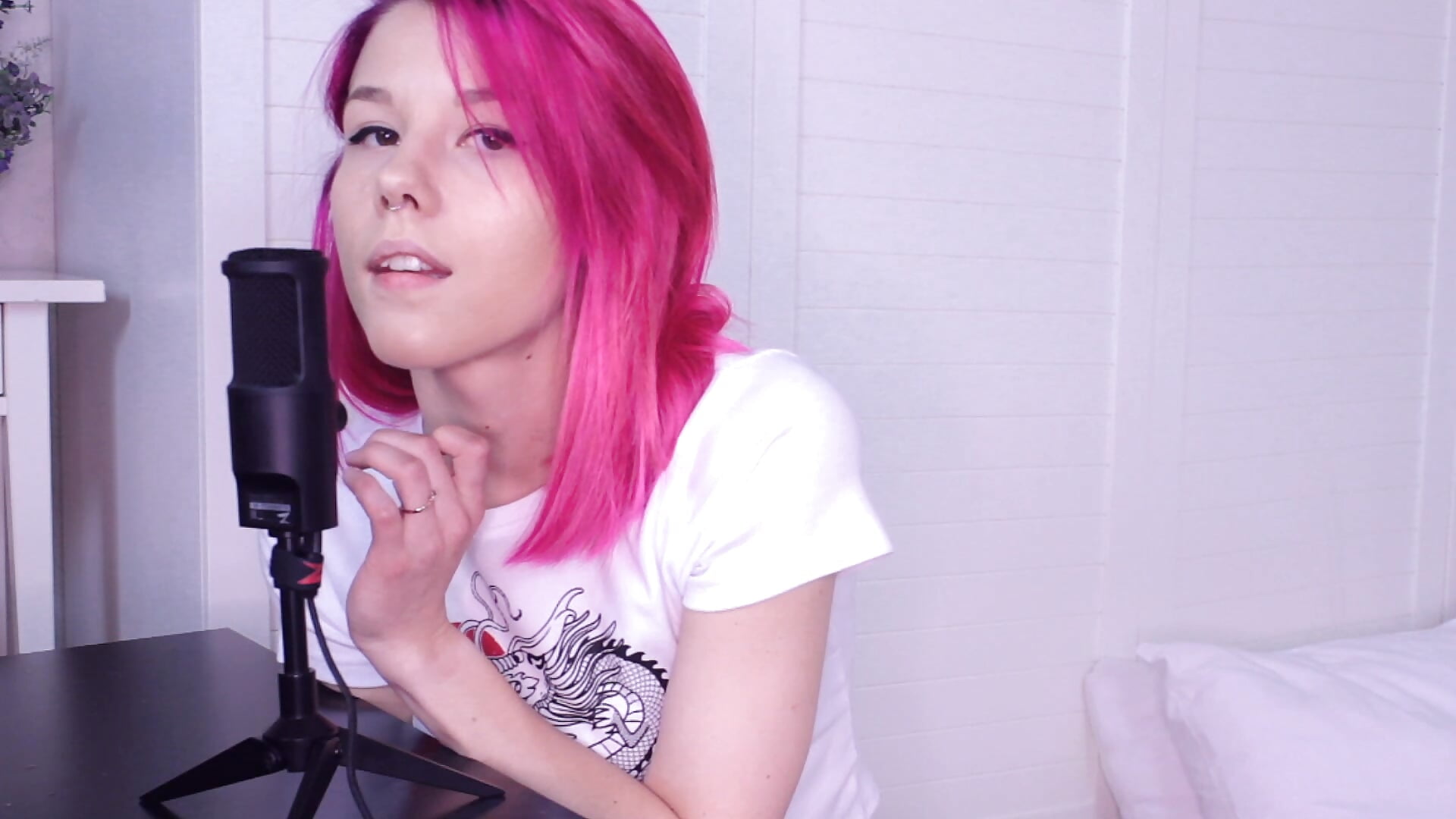 First ASMR experience ♥ - video od modelky/modela Mira_Falls