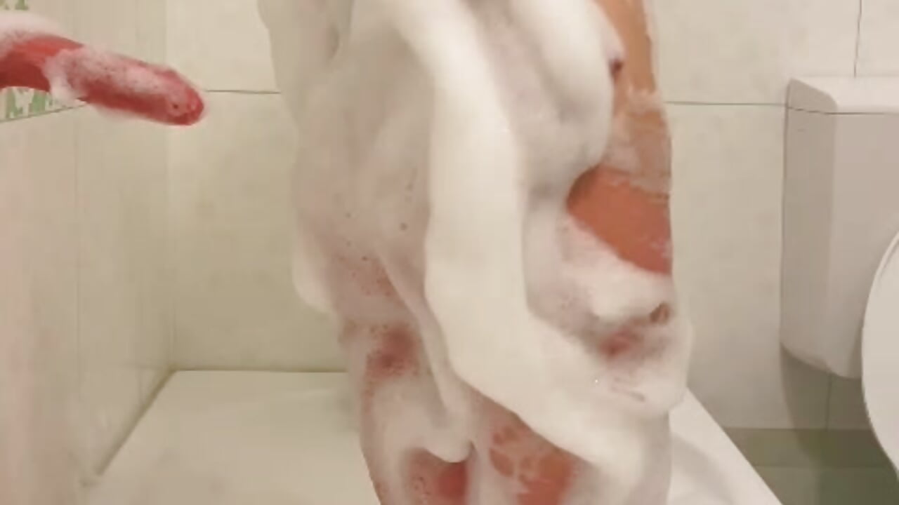 a nice tease in bath - video by angeliquevany cam model