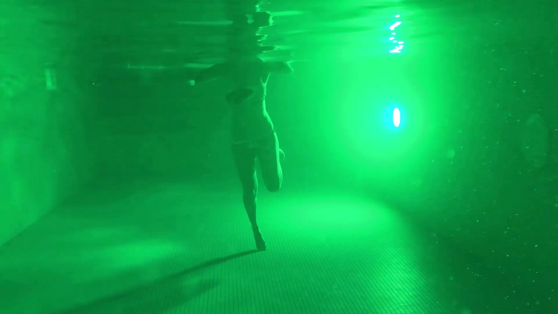 Me in simminig pool - video by ShrimaMalati cam model