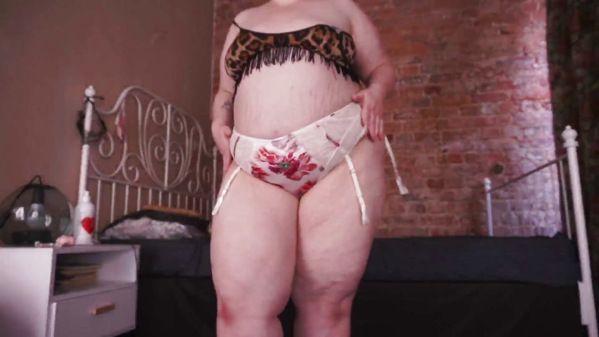 SEXY HAIRY BBW - vídeo de la modelo de cam ass_gives