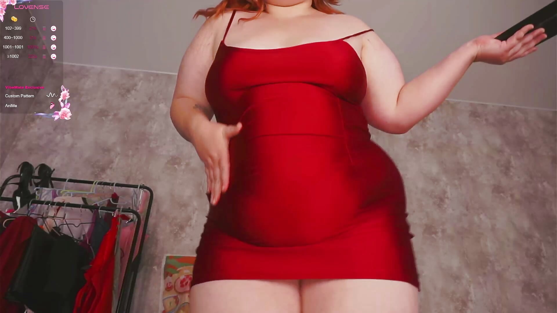 little red dress - vídeo de la modelo de cam ass_gives