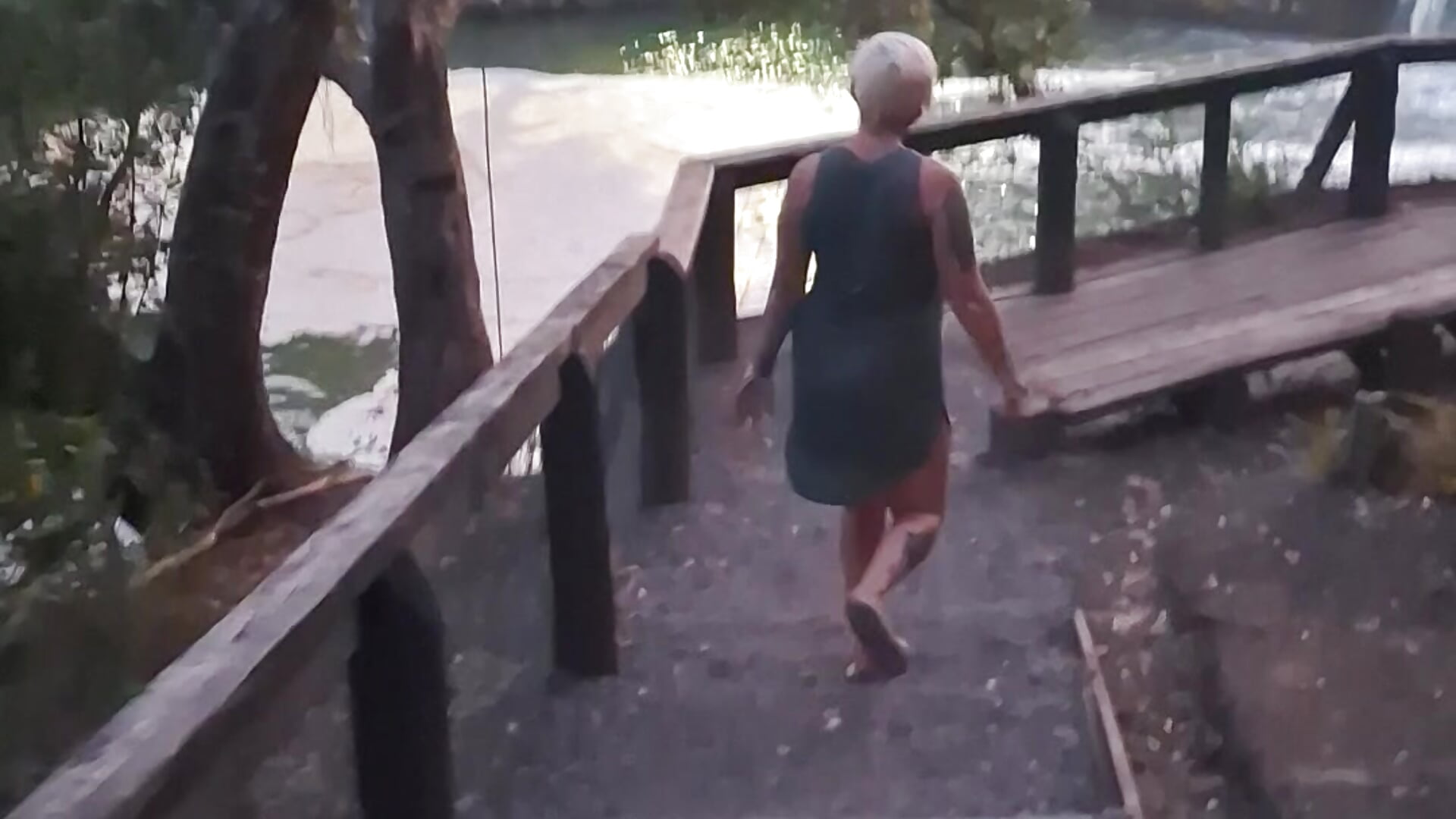 Naked bushwalk - video PinkTheHawk kameramallilta