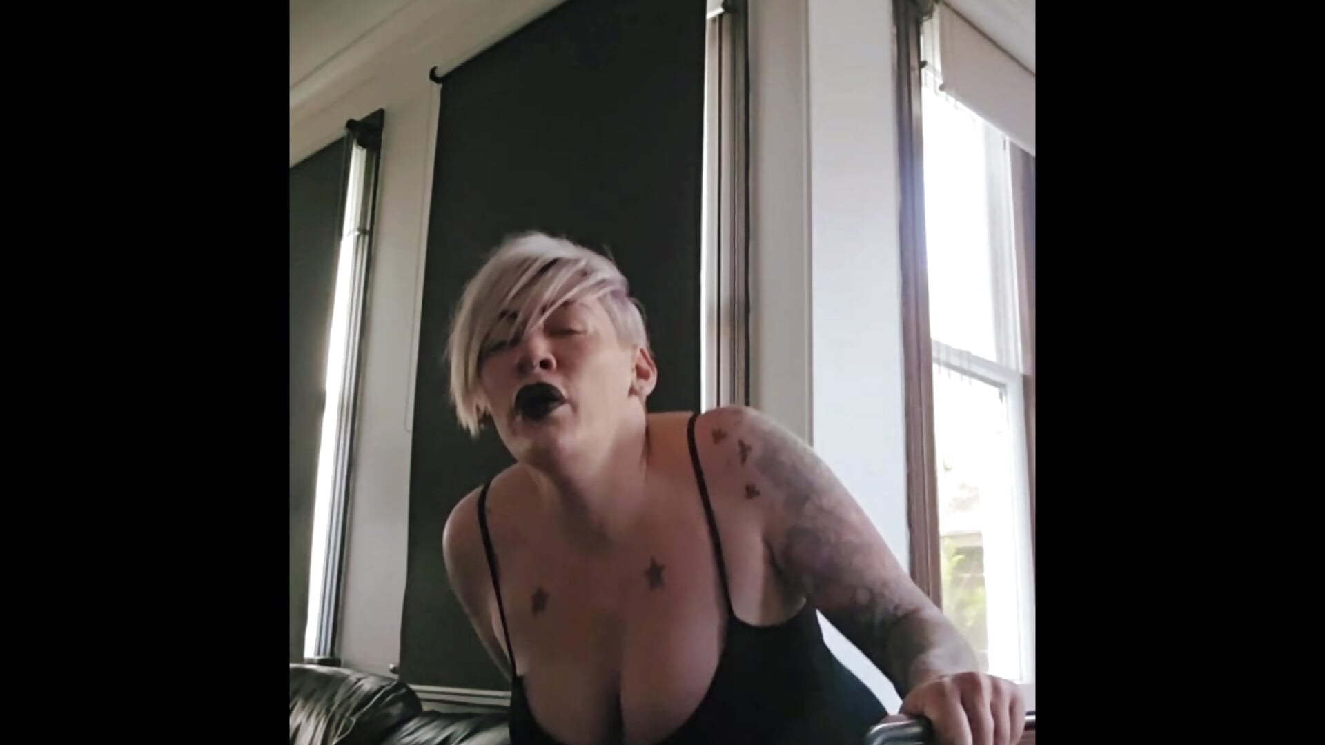 labor pains & water breaking - video PinkTheHawk kameramallilta
